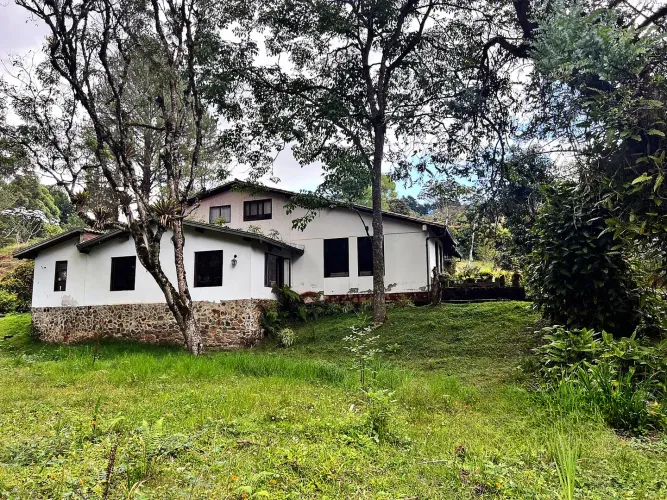 Casa de 4 alcobas en venta en Barro Blanco, Rionegro · foto 4 de 16