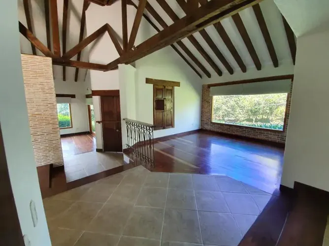 Casa de 4 alcobas en venta en Quirama, El Carmen de Viboral · foto 2 de 17
