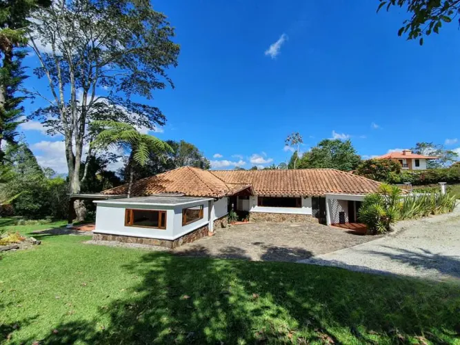 Casa de 4 alcobas en venta en Quirama, El Carmen de Viboral · foto 12 de 17