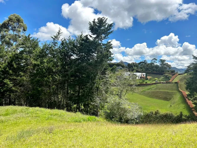 Lote en venta en Quirama, El Carmen de Viboral, 3479 m² · foto 2 de 12