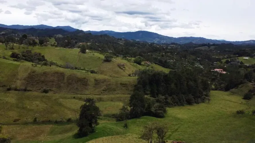 Lote en venta en Pontezuela, Rionegro, 32000 m² · foto 2 de 11