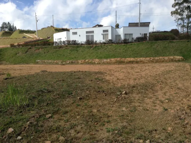 Lote en venta en Vía Las Palmas, Envigado, 1800 m² · foto 4 de 6
