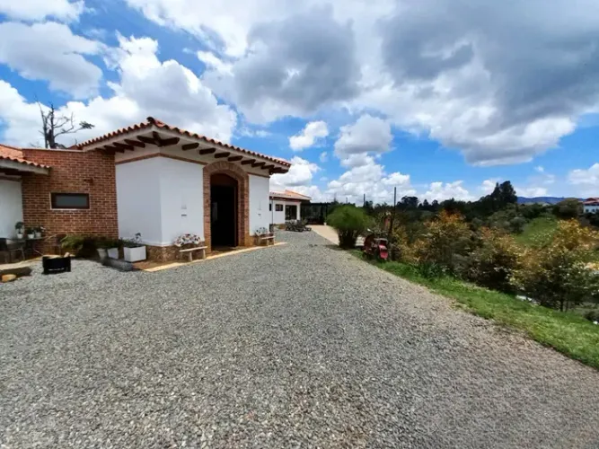 Casa de 3 alcobas en venta en El Carmen De Viboral, El Carmen de Viboral · foto 3 de 14
