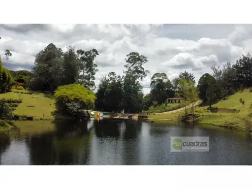 Casa de 6 alcobas en venta en Quirama, El Carmen de Viboral · foto 3 de 24