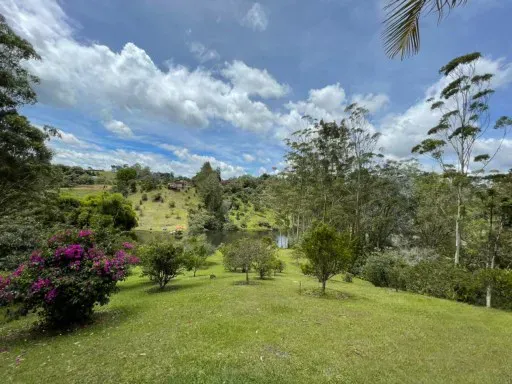 Casa de 6 alcobas en venta en Quirama, El Carmen de Viboral · foto 10 de 24