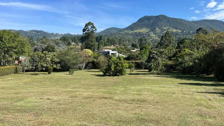 Lote en venta en Lomitas, La Ceja, 2500 m² · foto 8 de 12