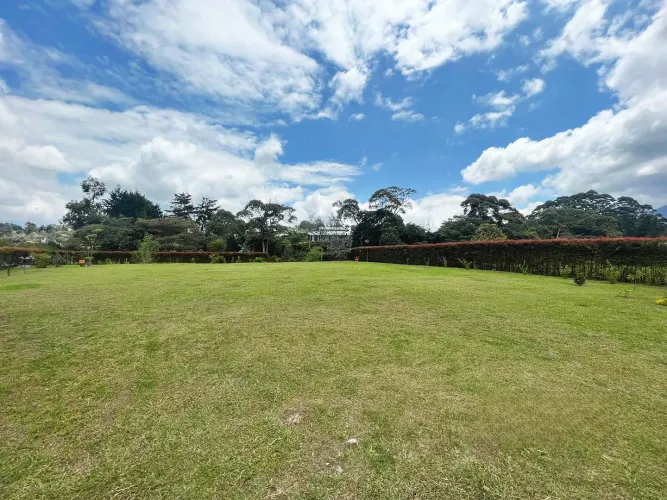 Lote en venta en El Carmen de Viboral, 3522 m² · foto 2 de 10