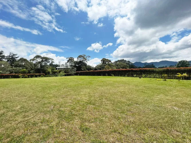 Lote en venta en El Carmen de Viboral, 3522 m² · foto 3 de 10