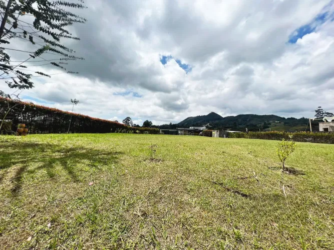 Lote en venta en El Carmen de Viboral, 3522 m² · foto 9 de 10