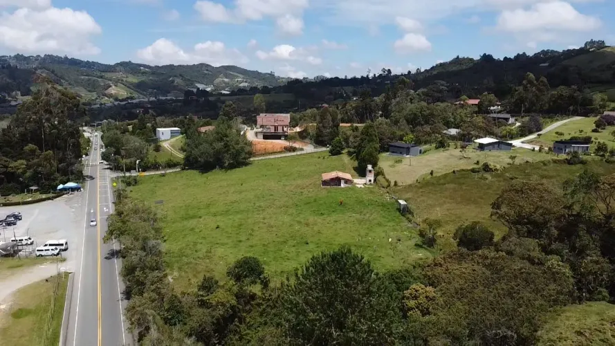 Lote en venta en Pantanillo, Envigado, 11200 m² · foto 2 de 8