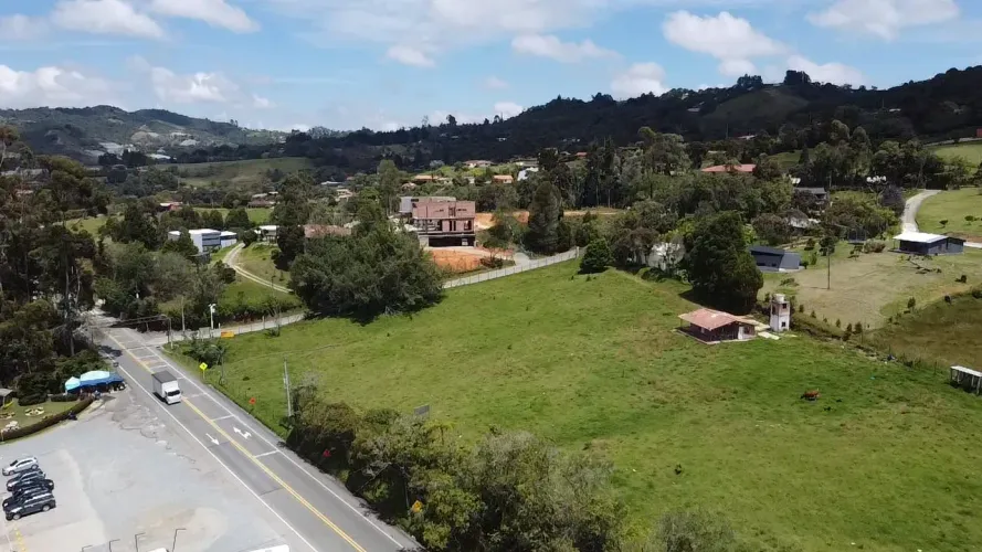 Lote en venta en Pantanillo, Envigado, 11200 m² · foto 3 de 8
