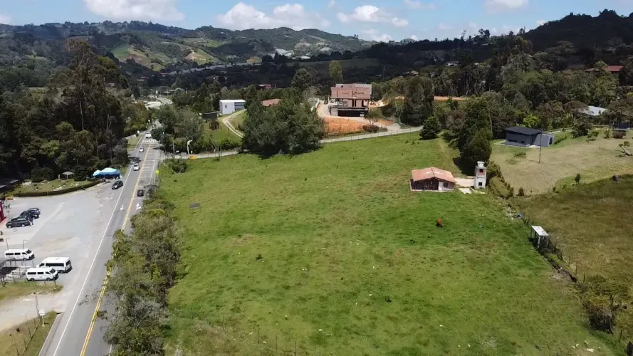Lote en venta en Pantanillo, Envigado, 11200 m² · foto 4 de 8