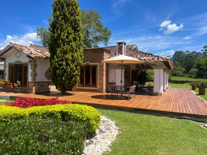 Casa de 4 alcobas en venta en Cabeceras De Llanogrande, Rionegro · foto 2 de 24