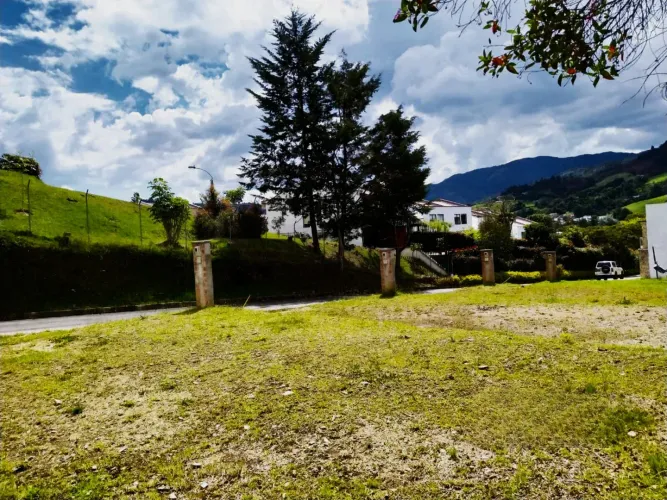 Lote en venta en Santa Elena, El Retiro, 130 m² · foto 2 de 10