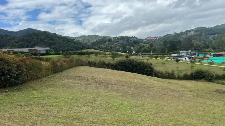 Lote en venta en El Tambo, La Ceja, 1415 m² · foto 7 de 11