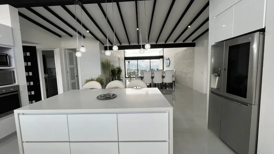 Casa de 4 alcobas en venta en Pantanillo, El Retiro, 1690 m² · foto 2 de 24