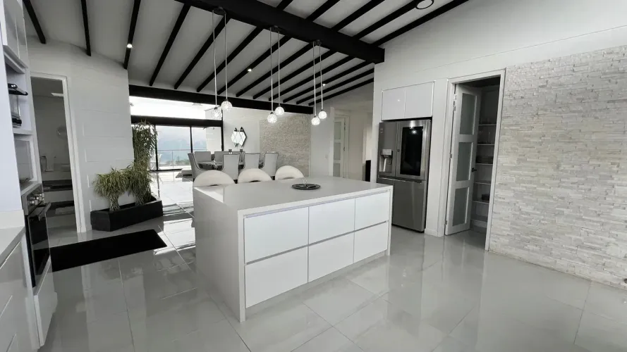 Casa de 4 alcobas en venta en Pantanillo, El Retiro, 1690 m² · foto 3 de 24