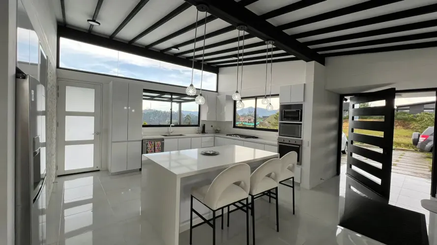 Casa de 4 alcobas en venta en Pantanillo, El Retiro, 1690 m² · foto 4 de 24