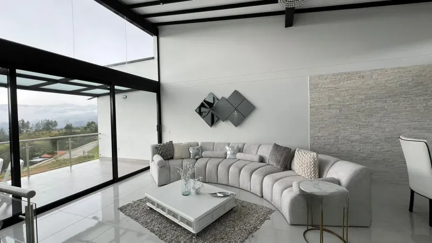 Casa de 4 alcobas en venta en Pantanillo, El Retiro, 1690 m² · foto 7 de 24