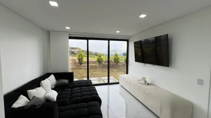 Casa de 4 alcobas en venta en Pantanillo, El Retiro, 1690 m² · foto 16 de 24
