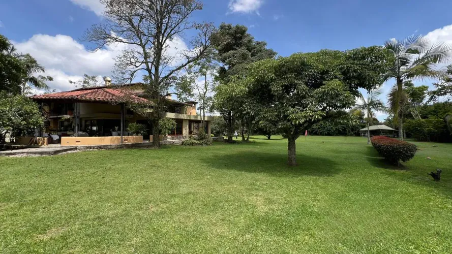 Casa de 4 alcobas en venta en Llano Grande, Rionegro · foto 6 de 24