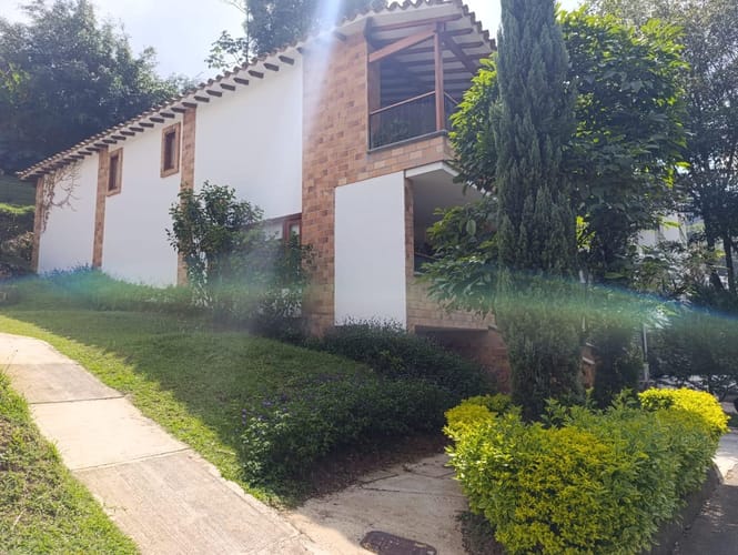 Casa de 3 alcobas en venta en Loma De La Doctora, Sabaneta, 323 m² · foto 16 de 18