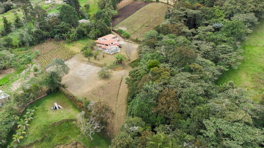 Finca en venta en El Carmen De Viboral, El Carmen de Viboral, 250 m² · foto 8 de 19