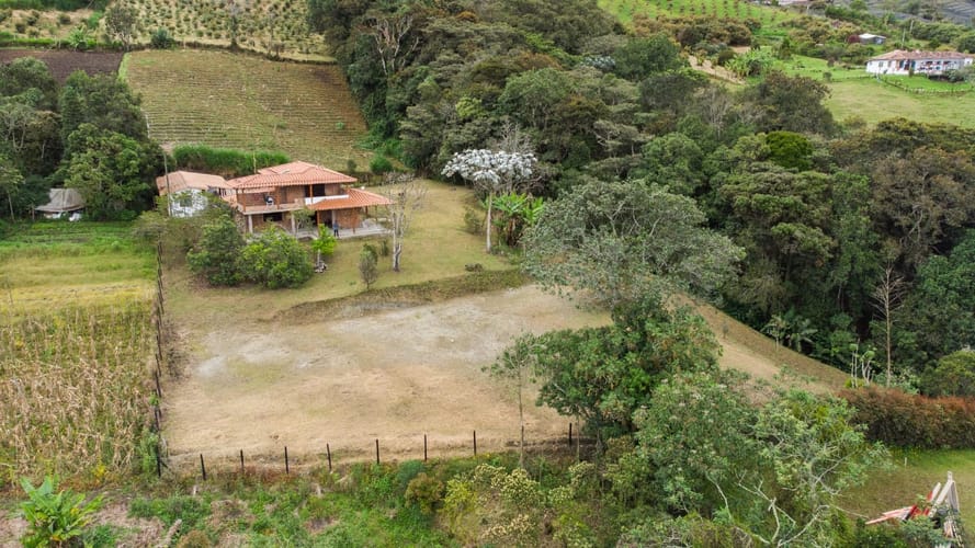 Finca en venta en El Carmen De Viboral, El Carmen de Viboral, 250 m² · foto 14 de 19
