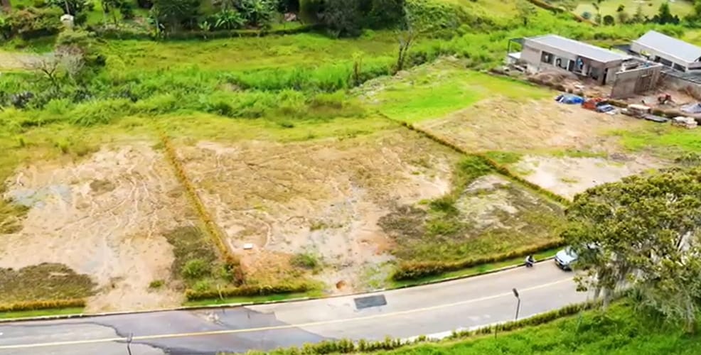 Lote en venta en Guarne, 2075 m² · foto 8 de 9