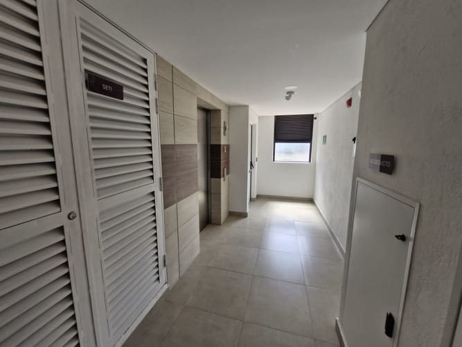 Apartamento de 2 alcobas en venta en Llano Grande, Rionegro, 97 m² · foto 2 de 15
