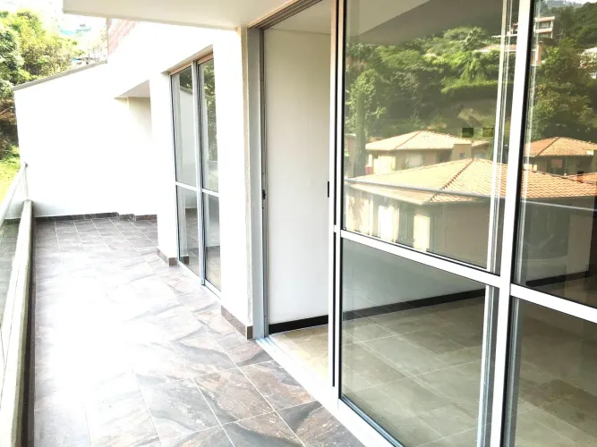 Apartamento de 2 alcobas en venta en Las Lomitas, Sabaneta, 91 m² · foto 3 de 10