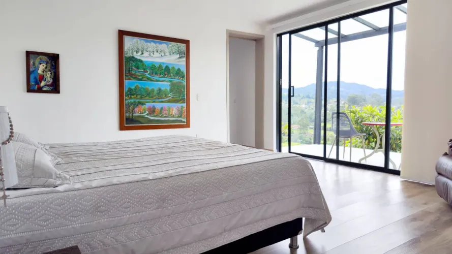 Casa de 4 alcobas en venta en El Retiro, 1817 m² · foto 10 de 20