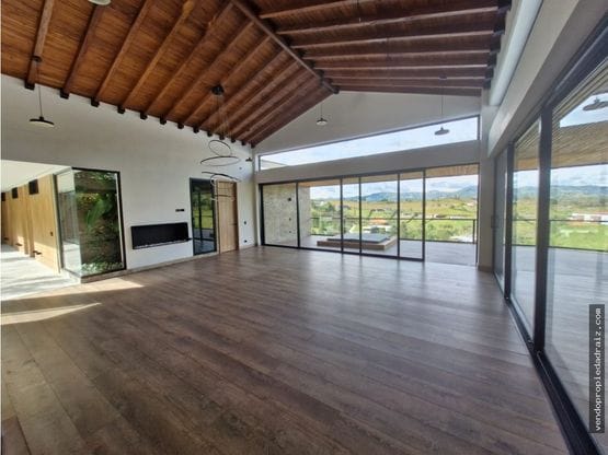Casa de 6 alcobas en venta en Guarne, 710 m² · foto 5 de 24