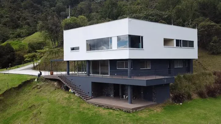 Casa de 3 alcobas en venta en Los Salados, El Retiro · foto 2 de 24