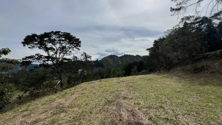 Lote en venta en Tablacito, Rionegro, 5000 m² · foto 3 de 6