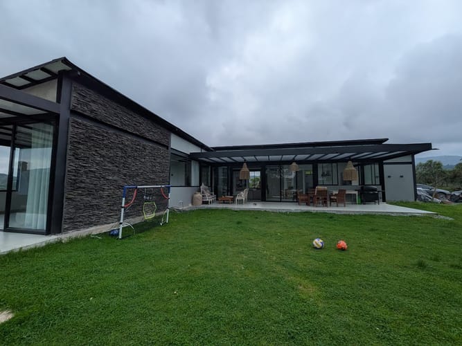 Casa de 3 alcobas en venta en Loma Del Escobero, Envigado, 260 m² · foto 4 de 20