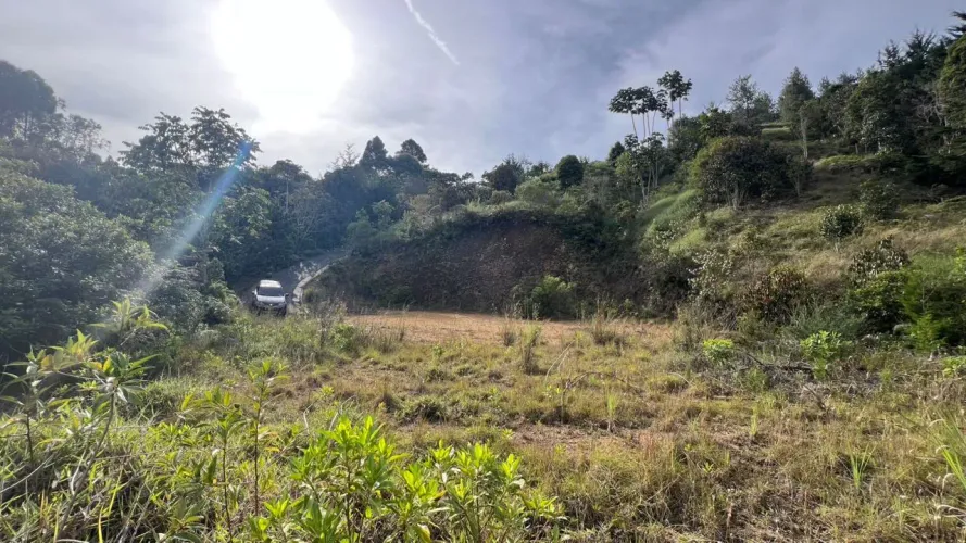 Lote en venta en Tablacito, Rionegro, 6400 m² · foto 2 de 3