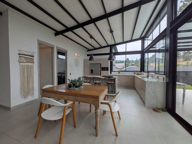 Casa de 3 alcobas en venta en Loma Del Escobero, Envigado, 260 m² · foto 12 de 20