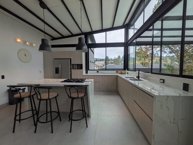 Casa de 3 alcobas en venta en Loma Del Escobero, Envigado, 260 m² · foto 16 de 20
