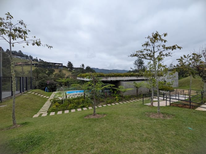 Casa de 3 alcobas en venta en Loma Del Escobero, Envigado, 260 m² · foto 19 de 20