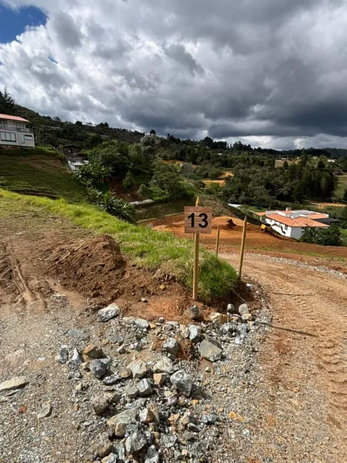 Lote en venta en La Mosquita, Guarne, 1900 m² · foto 4 de 8