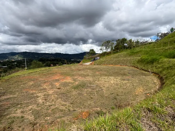 Lote en venta en La Mosquita, Guarne, 1900 m² · foto 5 de 8