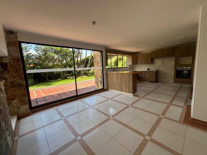 Casa de 4 alcobas en venta en Guayabito, Rionegro · foto 9 de 24