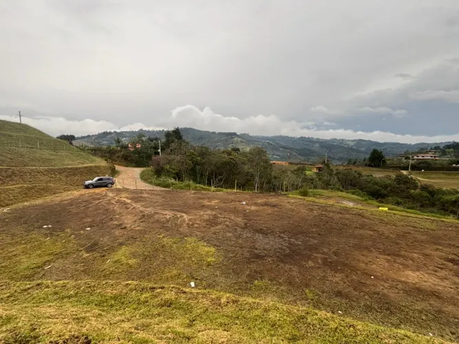 Lote en venta en Canoas, Guarne, 1134 m² · foto 2 de 10