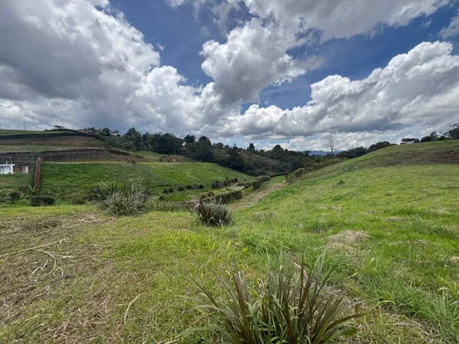 Lote en venta en Guayabito, Rionegro, 2088 m² · foto 7 de 12