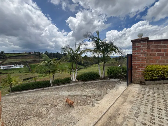 Lote en venta en Guayabito, Rionegro, 2088 m² · foto 9 de 12