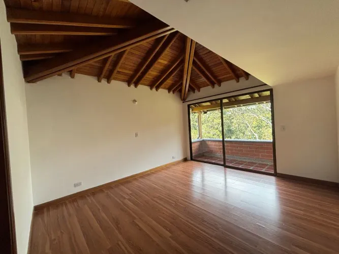 Casa de 4 alcobas en venta en Guayabito, Rionegro · foto 24 de 24