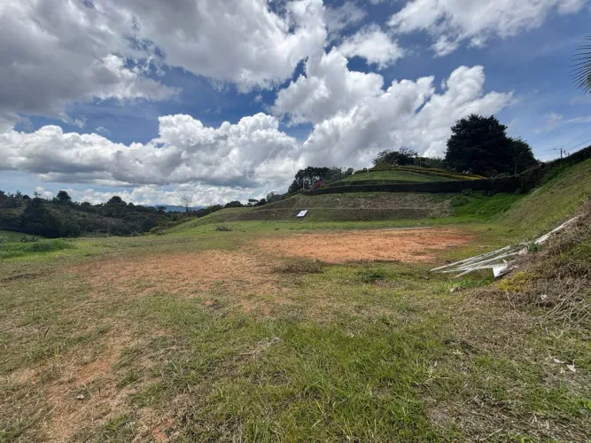 Lote en venta en Guayabito, Rionegro, 2088 m² · foto 10 de 12