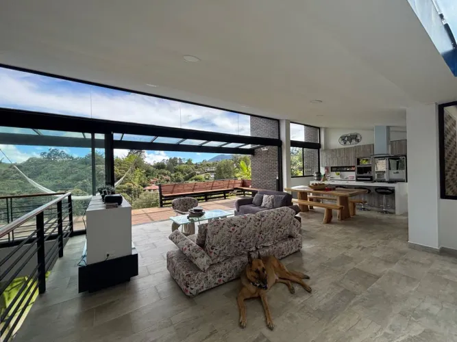 Casa de 3 alcobas en venta en Guayabito, Rionegro · foto 3 de 24