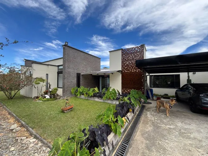 Casa de 3 alcobas en venta en Guayabito, Rionegro · foto 21 de 24